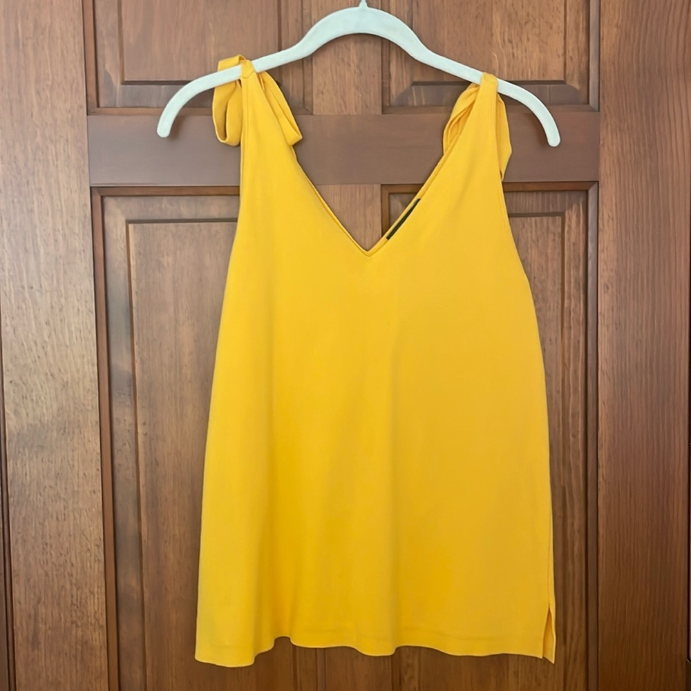 Ann Taylor light sweat tank